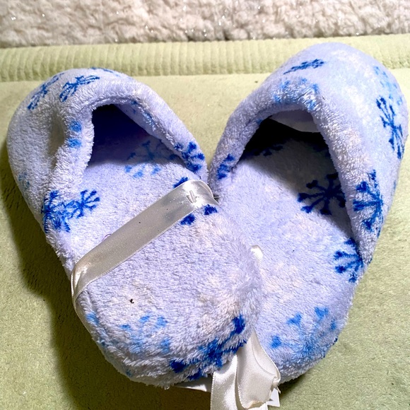❄️🔷SOFT CUSHIONED WOMAN’S HOLIDAY SLIPPERS - Picture 3 of 8